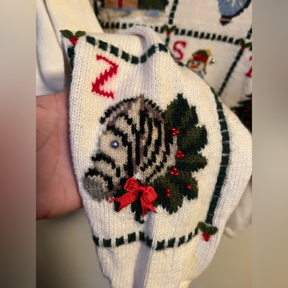 Holiday Themed White Sweater bells Santa cotton vintage cardigan embroidered - Picture 4 of 4